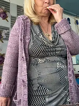 Irina2909@xh naked strip webcam for live sex video chat