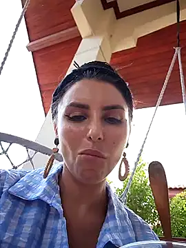 Izabella_Bella naked strip webcam for live sex video chat