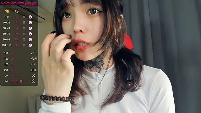 KarenDrake naked strip webcam for live sex video chat