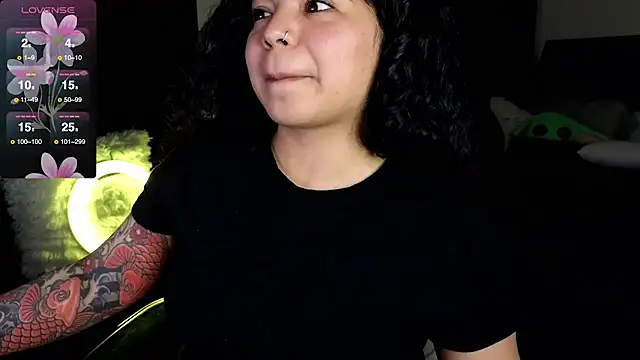 kimmiakiss22 naked strip webcam for live sex video chat