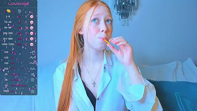 LindaMill naked strip webcam for live sex video chat