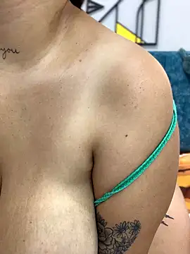 Michellesexxy naked strip webcam for live sex video chat
