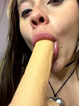 evie_cariso1 naked strip webcam for live sex video chat