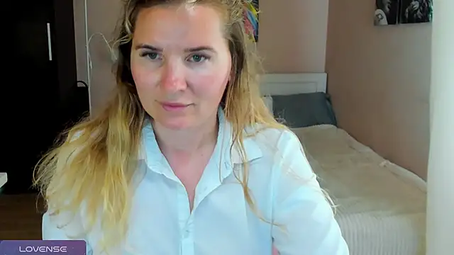 Julia_Burns88 naked strip webcam for live sex video chat
