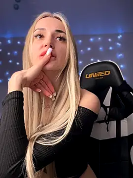 minalawarden naked strip webcam for live sex video chat