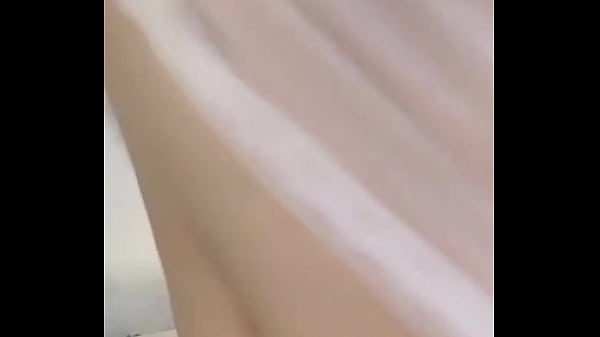 Naomi- Colmek sampai muncrat pakai penis karet