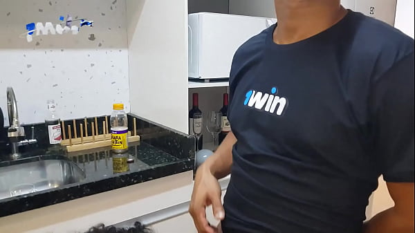 Novinha senta com força e quase quebra um pau enorme – top 11