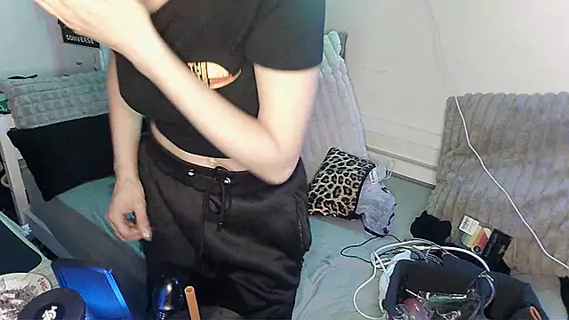 LisandreLaVenale naked strip webcam for live sex video chat