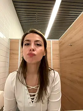 Winnie_Boo naked strip webcam for live sex video chat