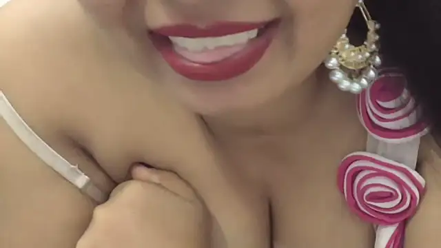 Sexy-sweetybhabi naked strip webcam for live sex video chat