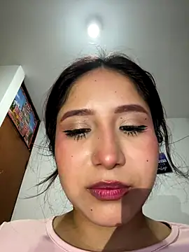21Sweetkitty naked strip webcam for live sex video chat