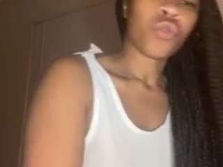 Goldie2pretty nude hot live sex chat