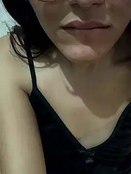 aylanaa naked strip webcam for live sex video chat