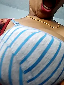 Lovelyrani1 naked strip webcam for live sex video chat