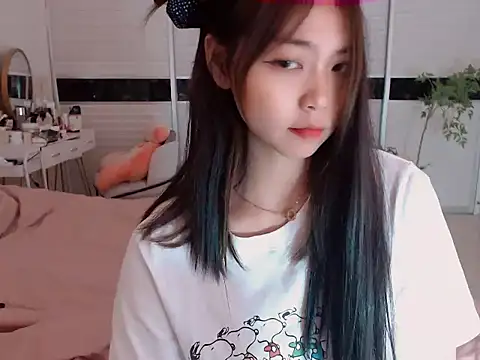 -Lucky_Girl naked strip webcam for live sex video chat