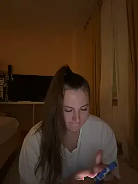 NotShyShow naked strip webcam for live sex video chat