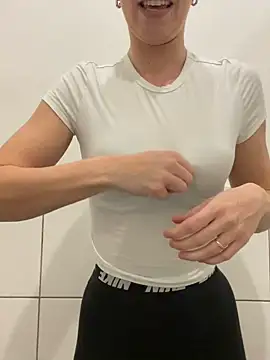 lola_tentatiion naked strip webcam for live sex video chat