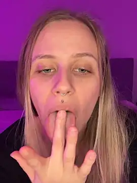 lunawolf21 naked strip webcam for live sex video chat
