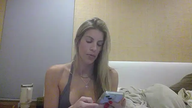 Lpmilf naked strip webcam for live sex video chat