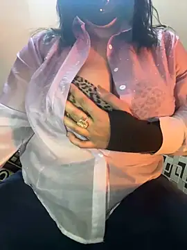 BoobsQueen1 naked strip webcam for live sex video chat