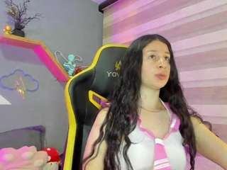 Alainaa nude hot live sex chat