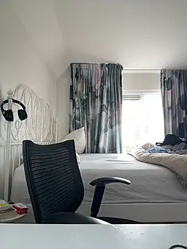 LoveMeaxo naked strip webcam for live sex video chat