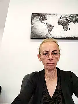 clarabell4 naked strip webcam for live sex video chat