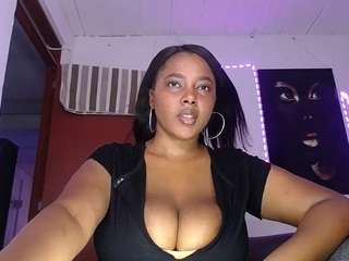 ysselaBod nude hot live sex chat