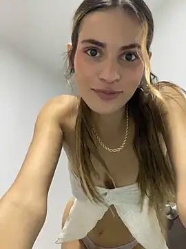 cuteluci_ naked strip webcam for live sex video chat