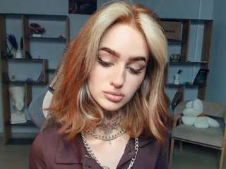 LynnCordner nude hot live sex chat