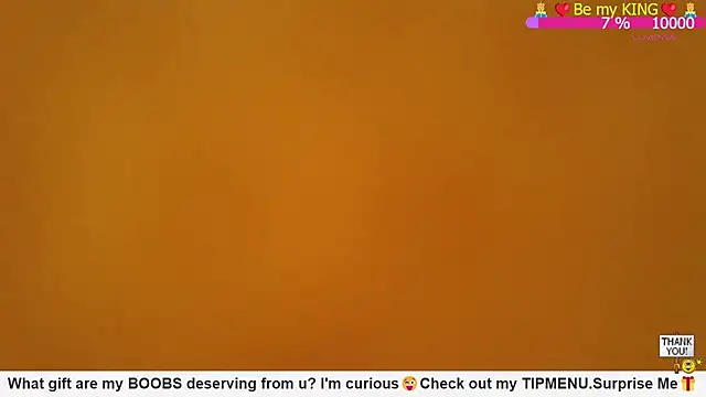 HugePeaches naked strip webcam for live sex video chat