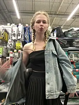 Julie_Cutie naked strip webcam for live sex video chat