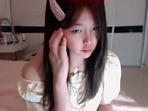 Miu1_girl naked strip webcam for live sex video chat