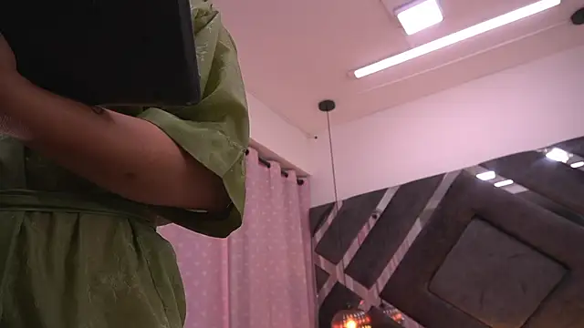 sam_lewins naked strip webcam for live sex video chat