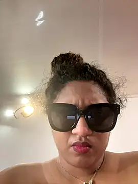 Flora_974 naked strip webcam for live sex video chat