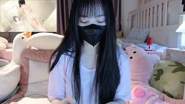 love-uiui naked strip webcam for live sex video chat