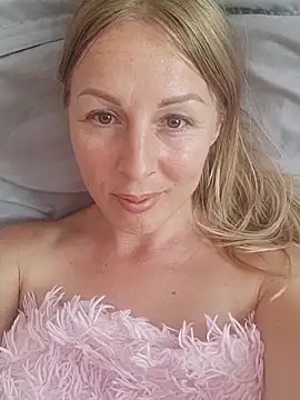 LunaSugarX naked strip webcam for live sex video chat