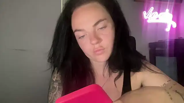 NancyWoodUK naked strip webcam for live sex video chat