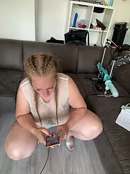 xqueenkinky naked strip webcam for live sex video chat
