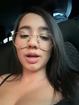 Michelle_Zoe naked strip webcam for live sex video chat