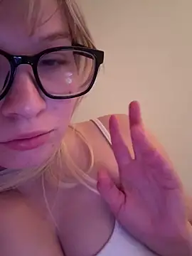xoxokayy18 naked strip webcam for live sex video chat