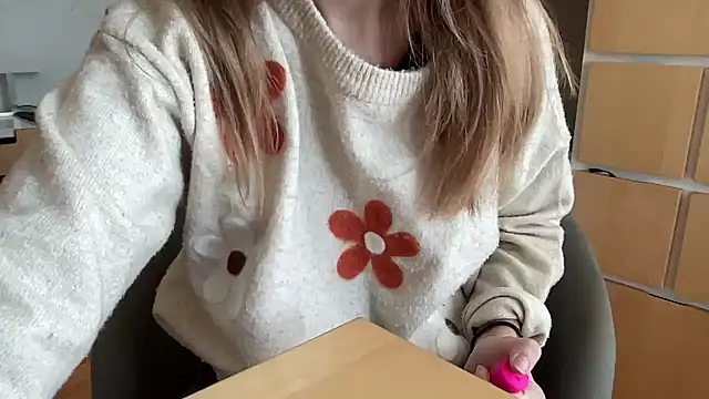 birbantee naked strip webcam for live sex video chat