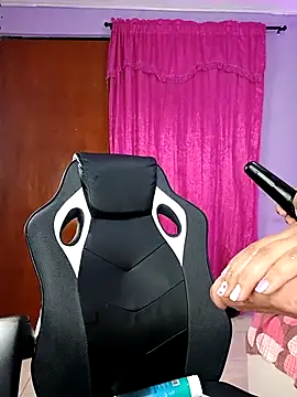 LunaaRosse naked strip webcam for live sex video chat