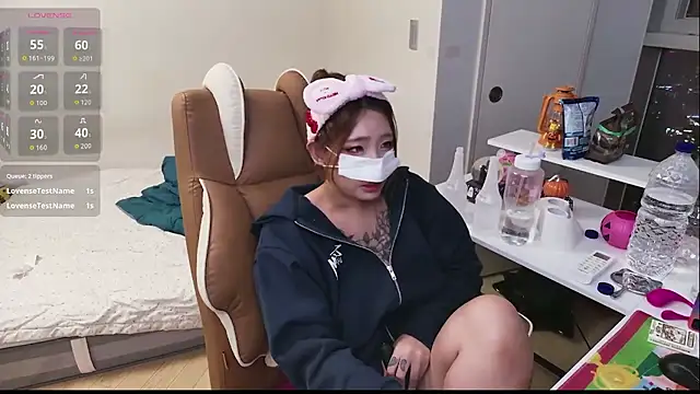 Milk_Sola naked strip webcam for live sex video chat