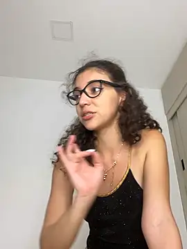 uniquerossie naked strip webcam for live sex video chat