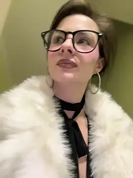 bigJuicyPussy naked strip webcam for live sex video chat