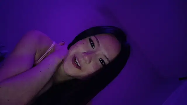 luvvivii naked strip webcam for live sex video chat