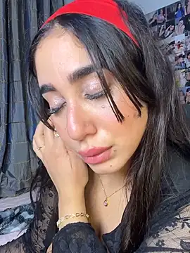Meryem_Queen naked strip webcam for live sex video chat