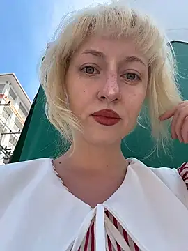RonnieKiss naked strip webcam for live sex video chat