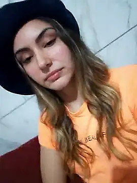 Larinhacat naked strip webcam for live sex video chat